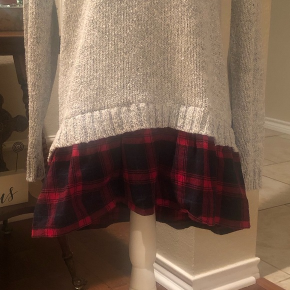 Altar’d State Sweater with plaid ruffle - Picture 4 of 10